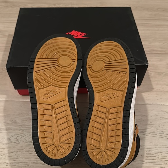 Nike Retro Air Jordan women’s sneakers size 8 mustard yellow black and white - Picture 5 of 10